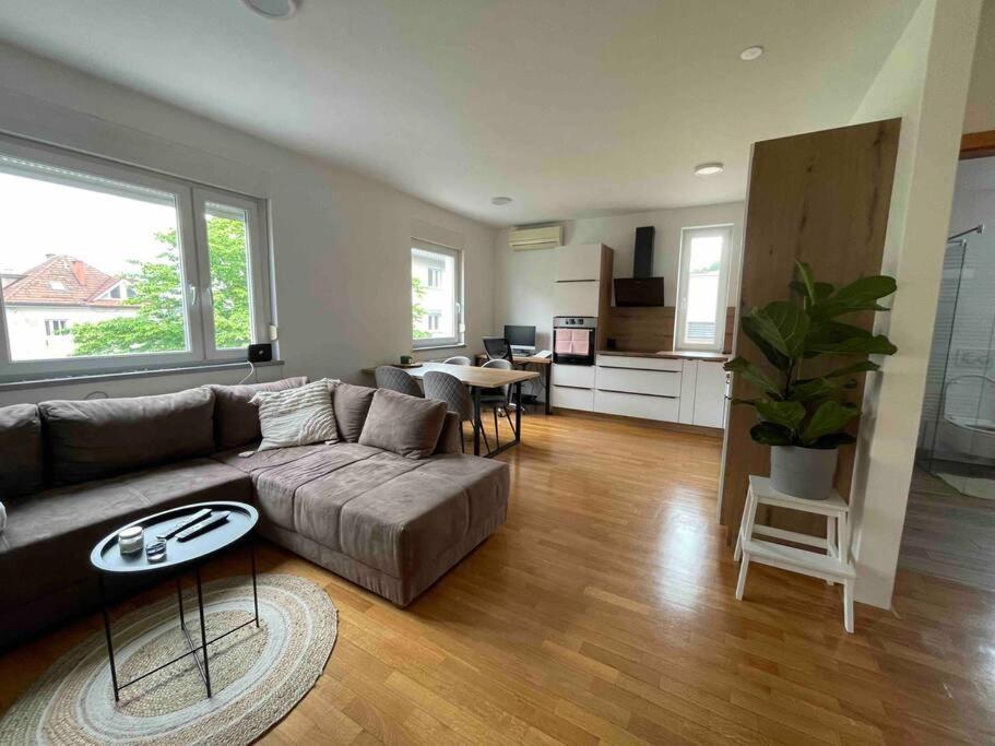 Mely Rose Apartman Ljubljana Kültér fotó